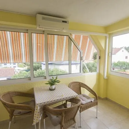 In With Sea View, Balcony, Air Conditioning, Wifi Apartment